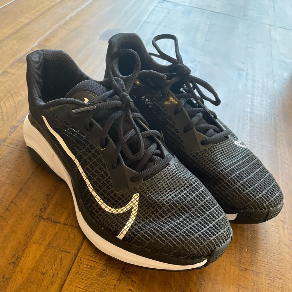 Womens Nike Superrep Surge cross training shoes size 10